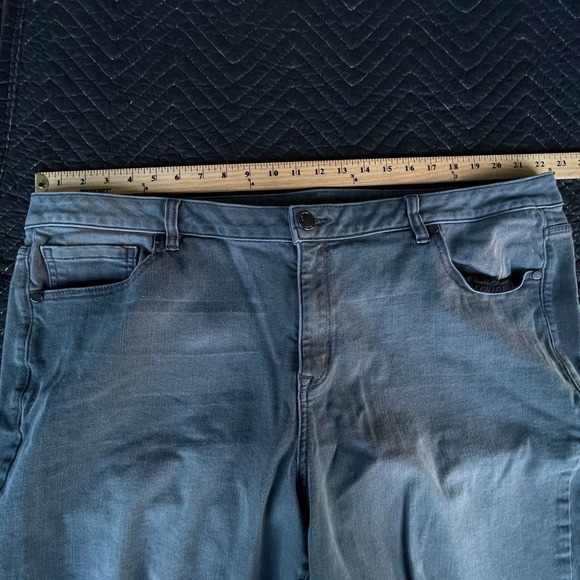 Lane Bryant Jeans Womens Plus Size 24 Gray Distressed Tulip Hem Mid Rise - Picture 7 of 11